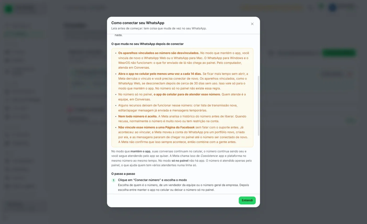 Janela de ajuda Como conectar seu WhatsApp, rolada até o aviso em laranja sobre o que muda após conectar.