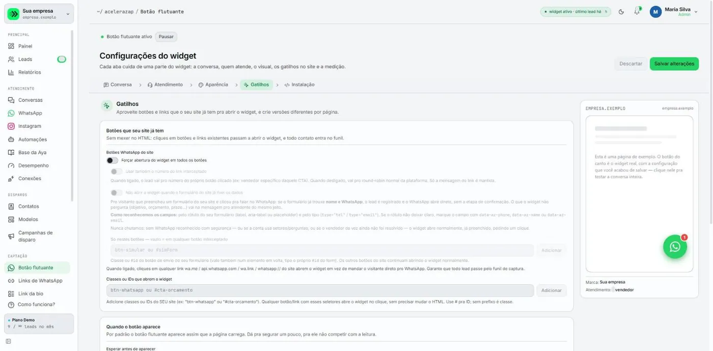 Configurações do botão flutuante na aba Gatilhos, com o aviso de botão ativo e o botão Pausar no alto e as opções de botões do site que abrem o botão flutuante; o bloco de quando o botão aparece começa na borda inferior.
